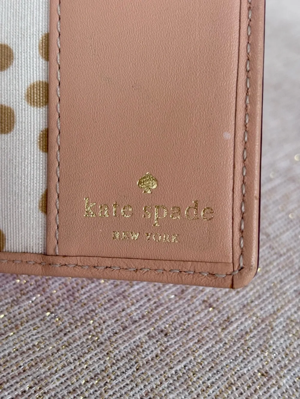 NEW LISTING! Kate Spade Wellesley passport holder - Picture 6 of 8